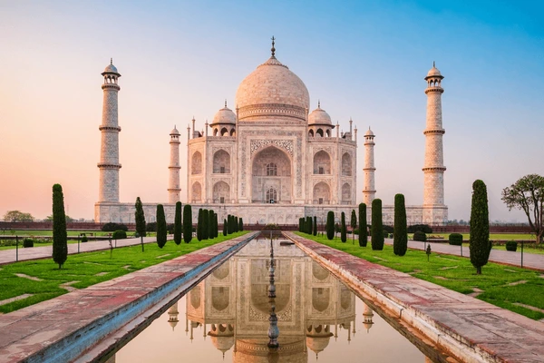 taj-mahal-white-marble-mausoleum-600nw-2387591325